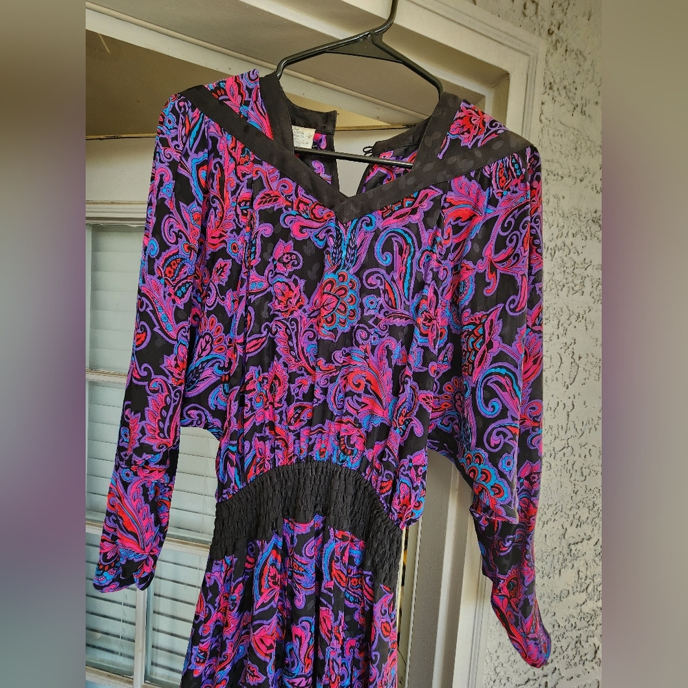 RARE vintage 80s Diane Freis SILK dress in a bold black &  purple paisley L - Picture 3 of 8